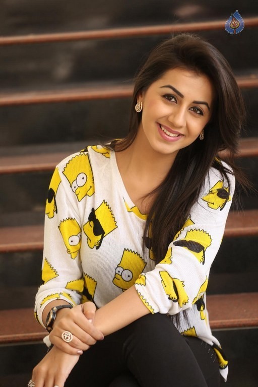 Nikki Galrani Latest Pics - 42 / 63 photos