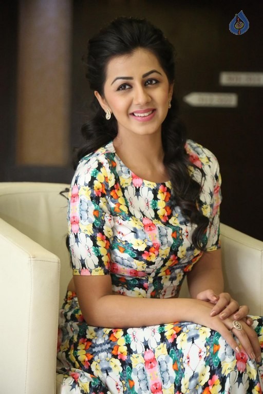 Nikki Galrani Latest Stills - 31 / 37 photos