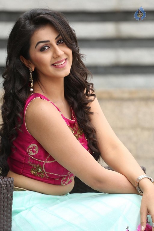 Nikki Galrani New Pics - 39 / 47 photos