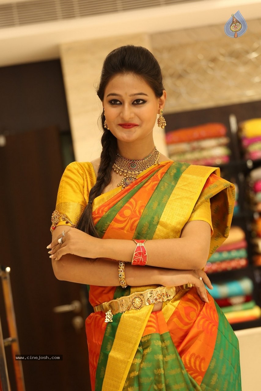 Nilofar Latest Photos - 24 / 60 photos