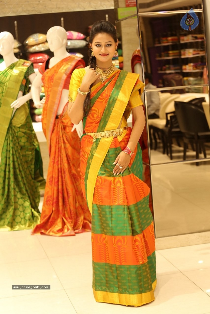 Nilofar Latest Photos - 26 / 60 photos