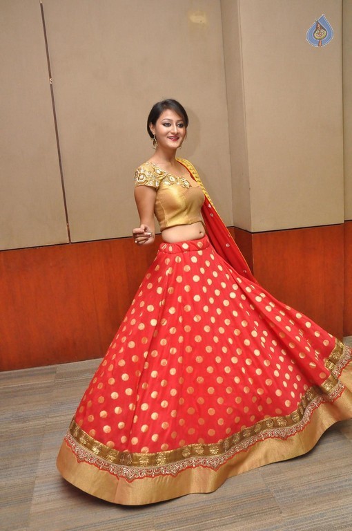 Nilofer New Gallery - 13 / 33 photos