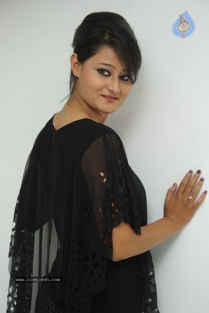 Nilofer New Photos - 22 / 51 photos