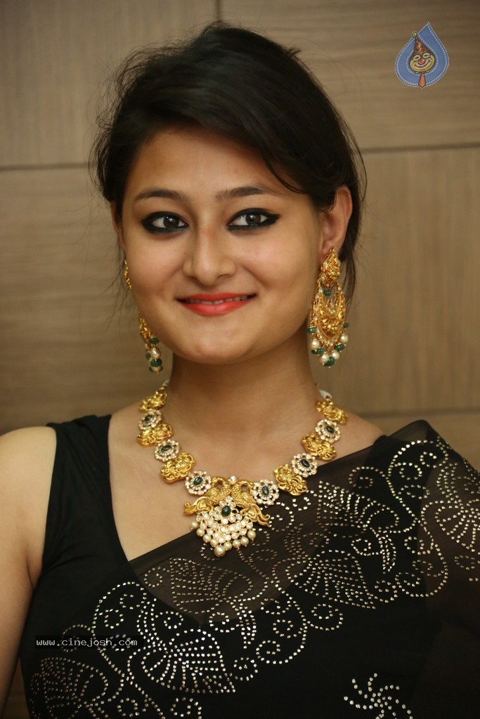 Niloufer New Photos - 8 / 77 photos