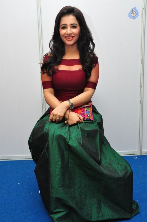 Nira Arora Photos - 5 / 55 photos