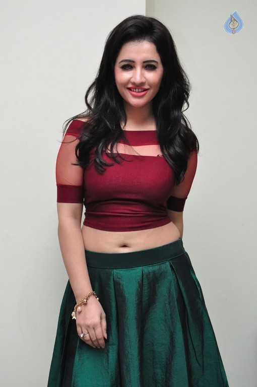 Nira Arora Photos - 30 / 55 photos
