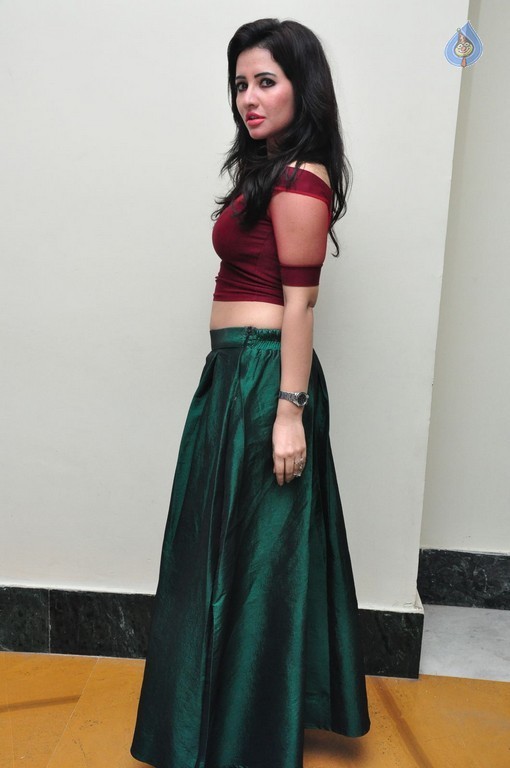 Nira Arora Photos - 36 / 55 photos