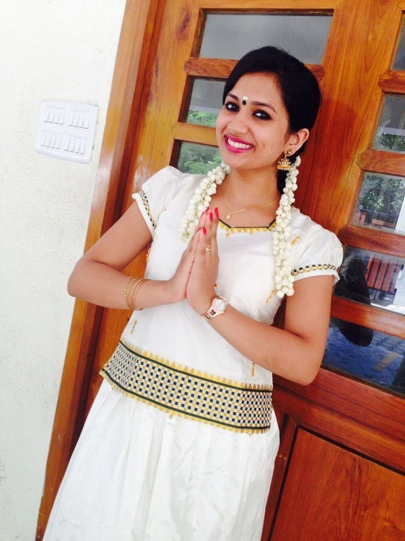 Niranjana New Photoshoot - 32 / 53 photos