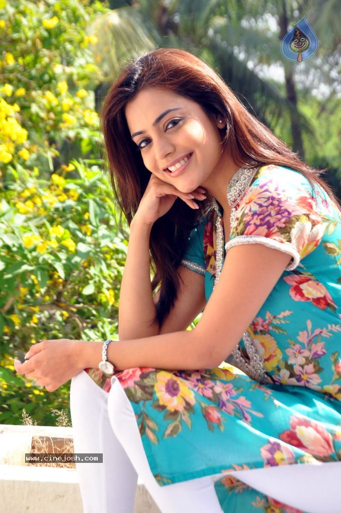 Nisha Agarwal Latest Gallery - 93 / 104 photos