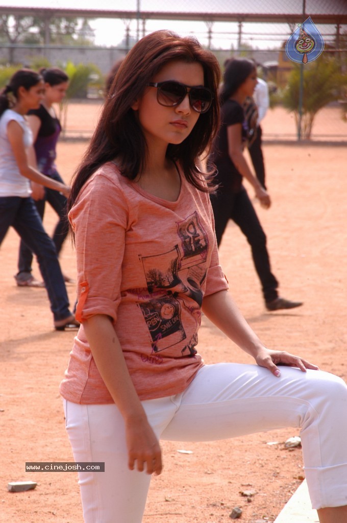 Nisha Agarwal New Gallery - 26 / 53 photos