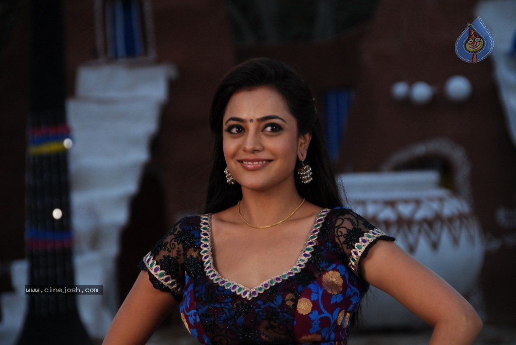 Nisha Agarwal New Hot Stills - 45 / 51 photos