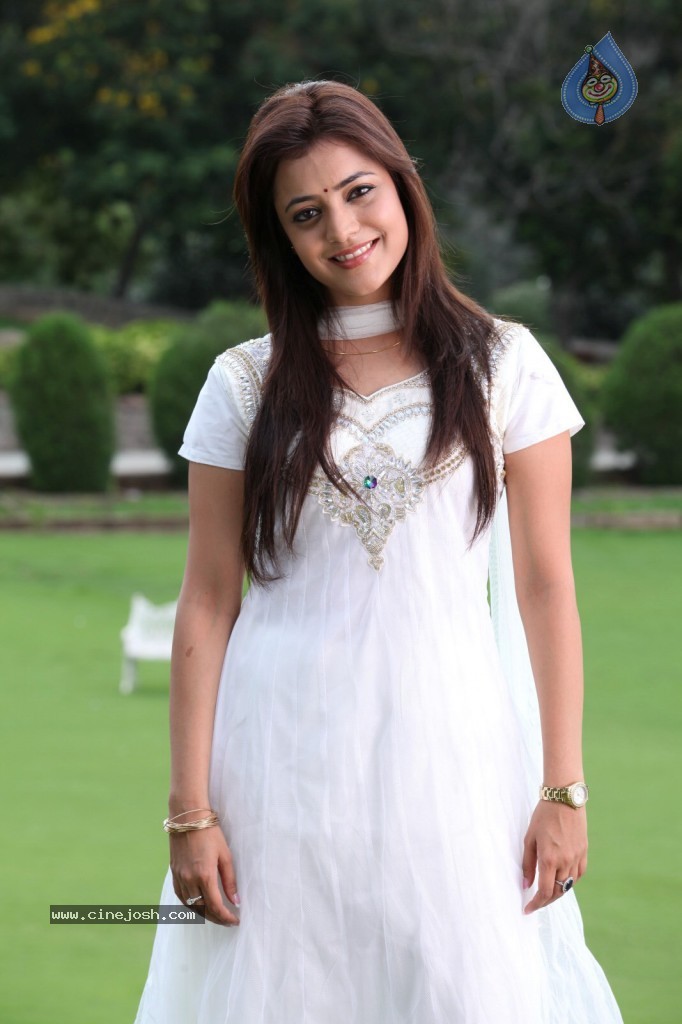 Nisha Agarwal New Pics - 13 / 58 photos