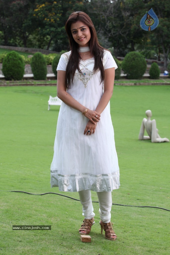 Nisha Agarwal New Pics - 52 / 58 photos