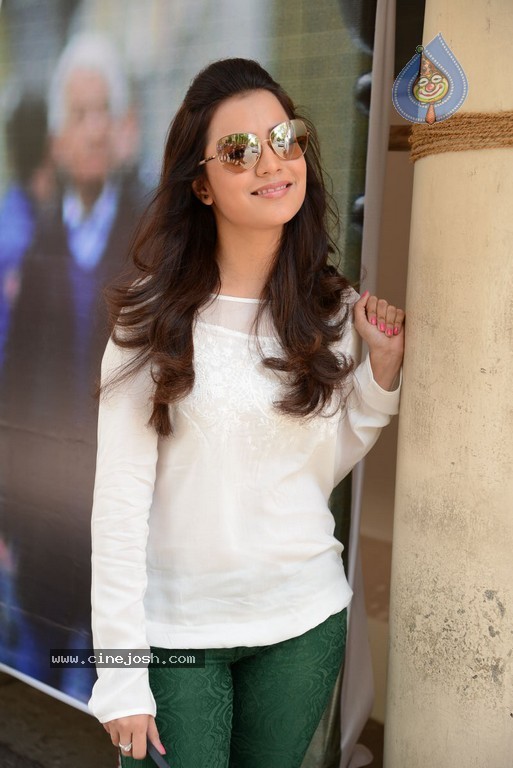 Nisha Agarwal New Stills - 29 / 51 photos