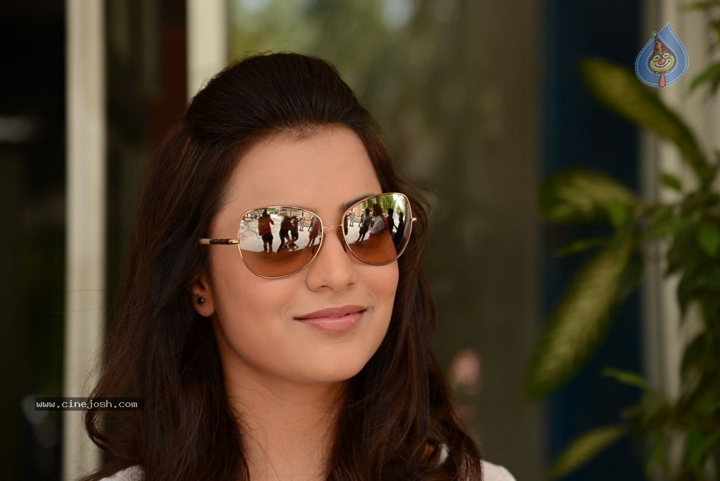Nisha Agarwal New Stills - 38 / 51 photos