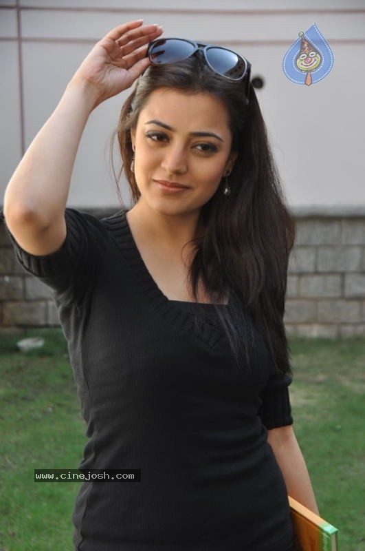 Nisha Agarwal Photos - 17 / 70 photos