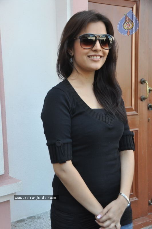Nisha Agarwal Photos - 19 / 70 photos