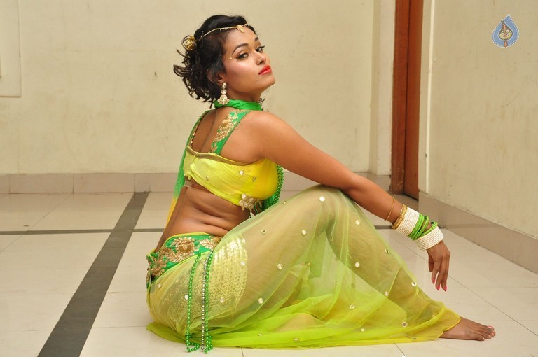 Nisha Gallery - 6 / 32 photos