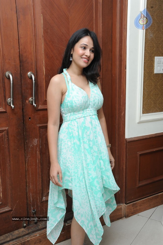 Nisha Kothari at Choosinodiki Choosinantha Audio - 88 / 88 photos