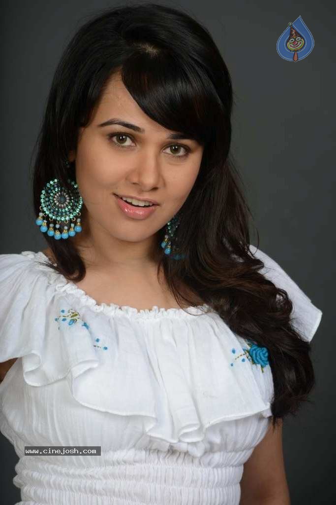 Nisha Kothari Hot Pics - 29 / 30 photos