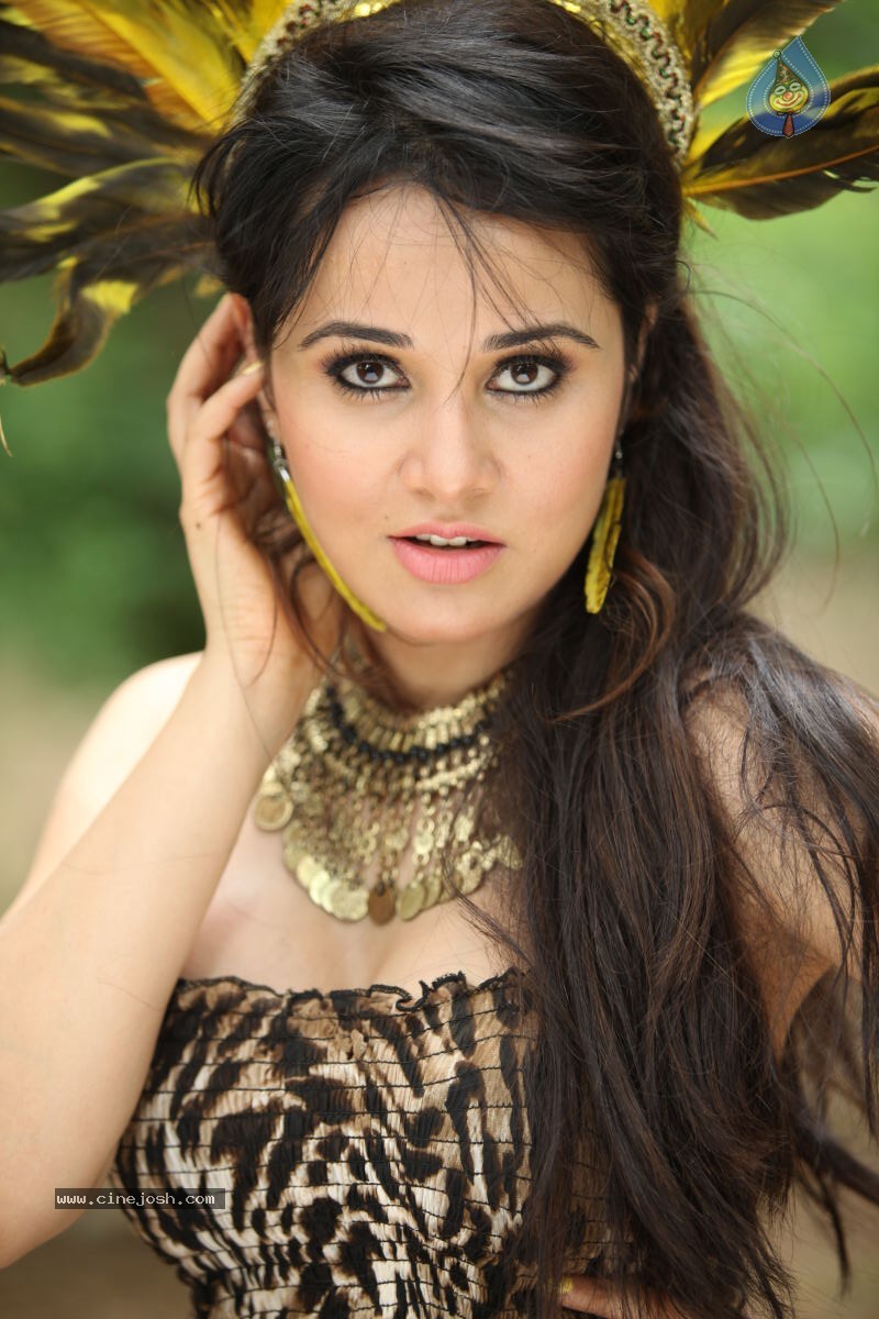 Nisha Kothari Hot Stills  - 18 / 28 photos