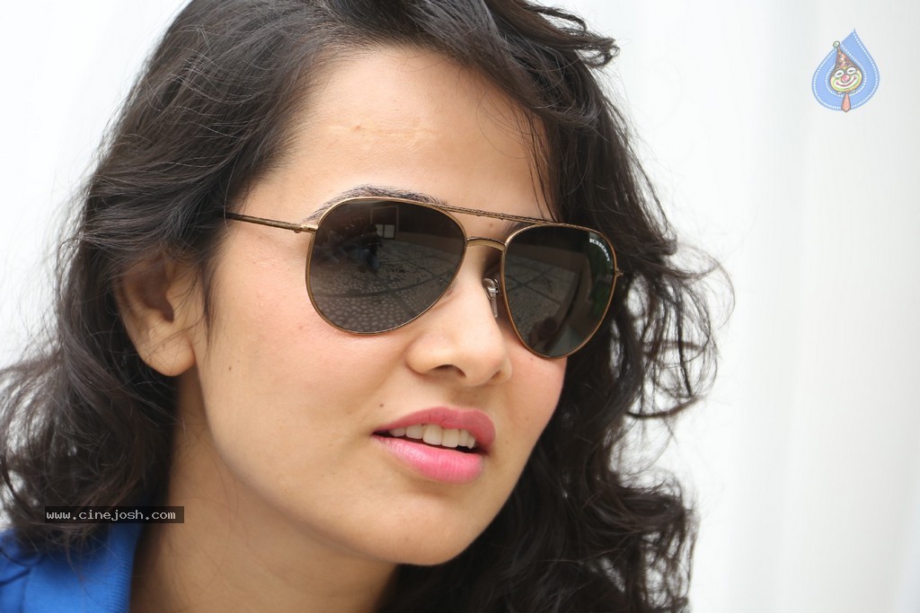 Nisha Kothari New Gallery - 11 / 115 photos