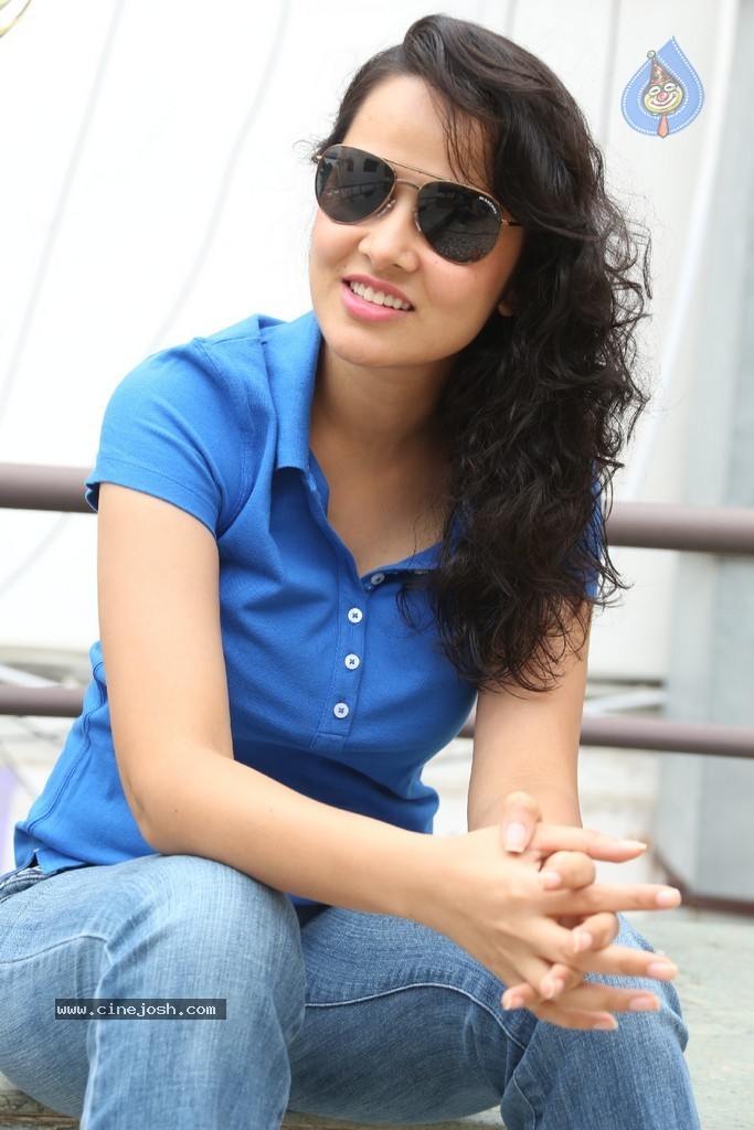 Nisha Kothari New Gallery - 36 / 115 photos