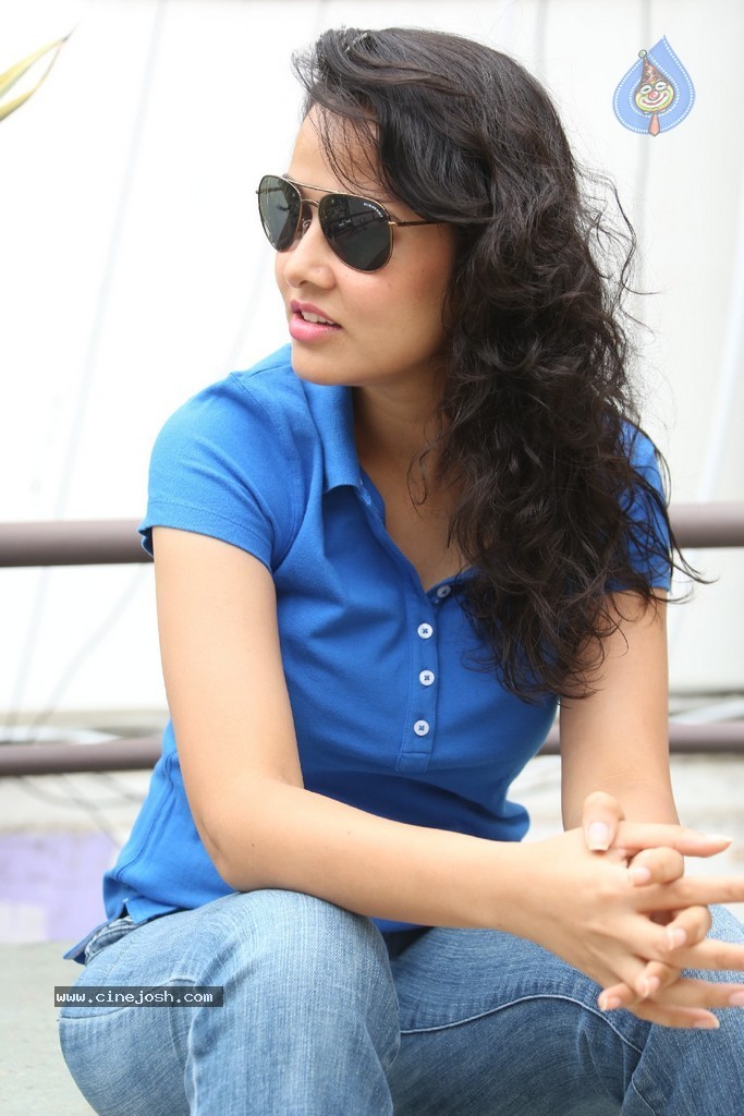 Nisha Kothari New Gallery - 48 / 115 photos