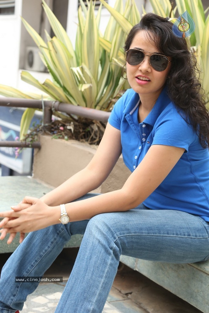 Nisha Kothari New Gallery - 56 / 115 photos