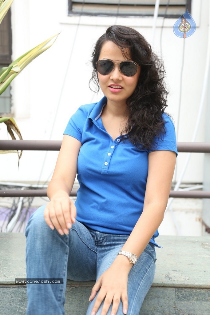 Nisha Kothari New Gallery - 63 / 115 photos