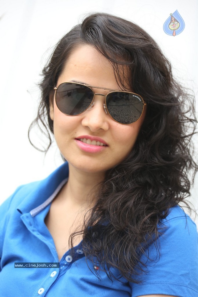 Nisha Kothari New Gallery - 71 / 115 photos
