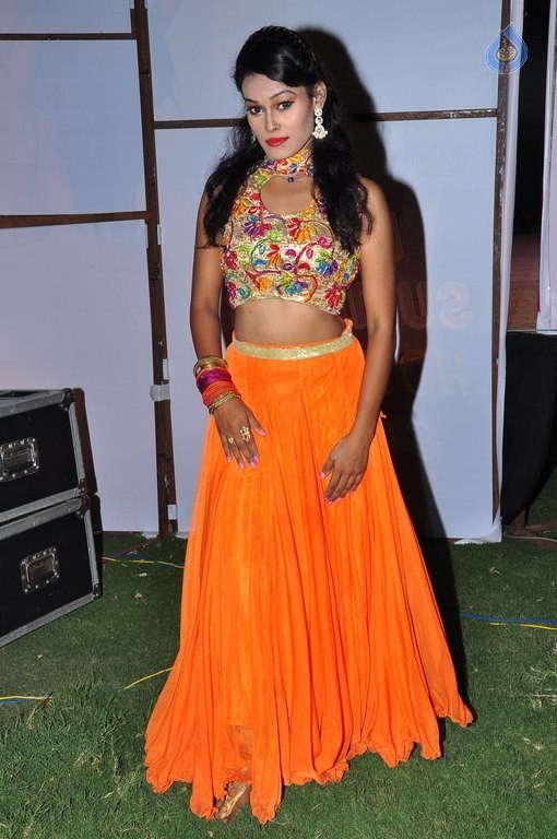 Nisha New Pics - 6 / 50 photos