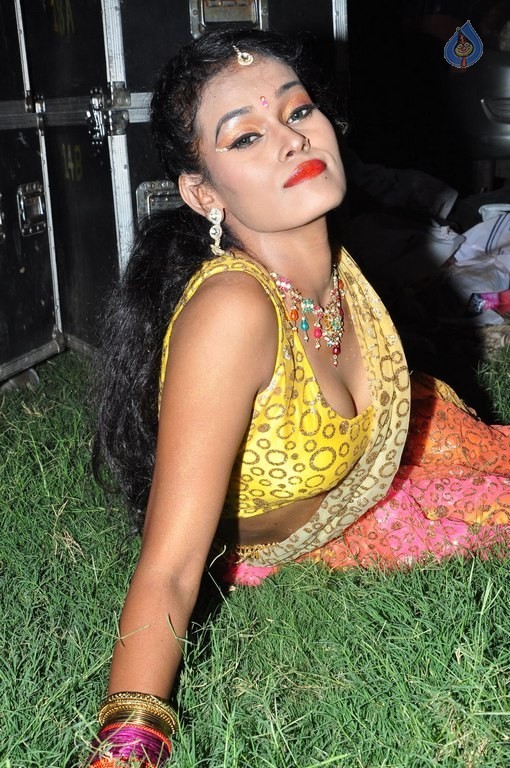 Nisha New Pics - 23 / 50 photos