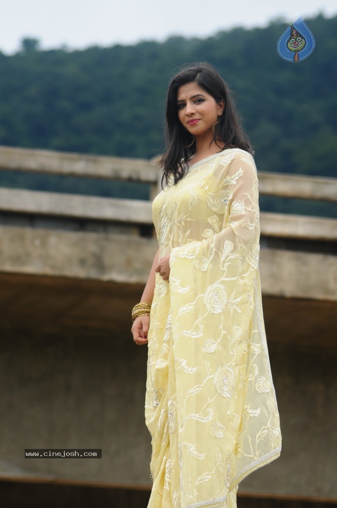 Nisha Sha Hot Gallery - 17 / 52 photos