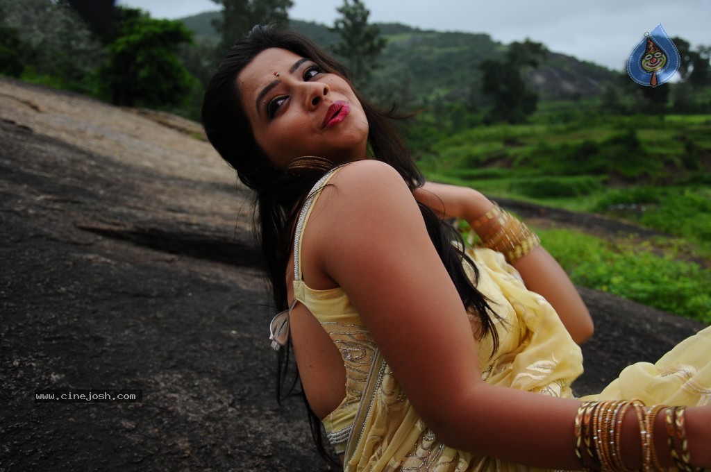 Nisha Sha Hot Gallery - 19 / 52 photos