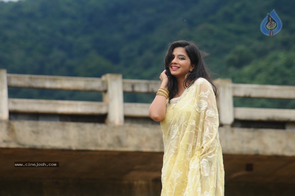 Nisha Sha Hot Gallery - 20 / 52 photos