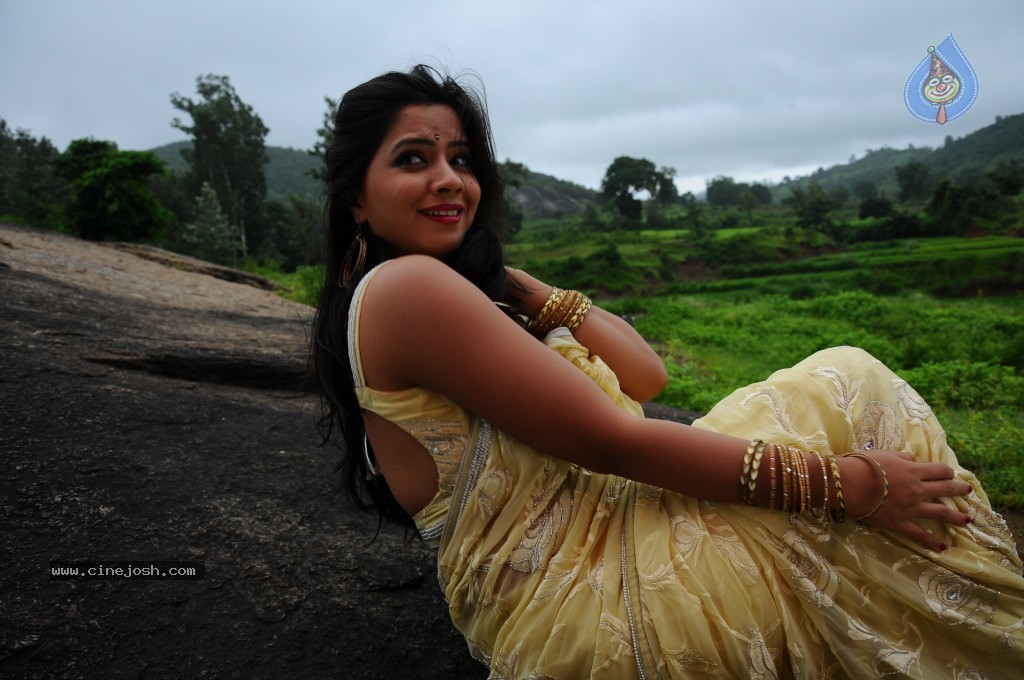 Nisha Sha Hot Gallery - 28 / 52 photos