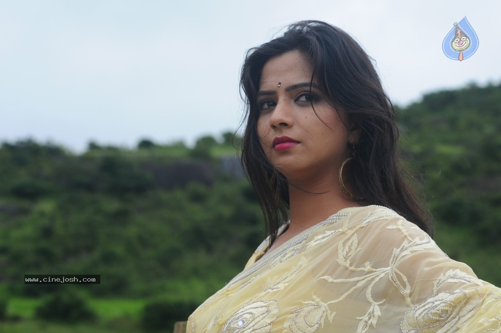 Nisha Sha Hot Gallery - 47 / 52 photos