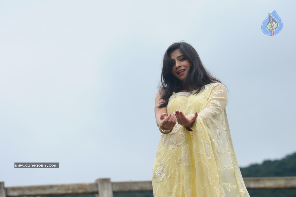 Nisha Sha Hot Gallery - 52 / 52 photos