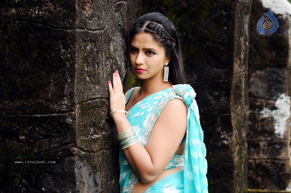 Nisha Shah Hot Gallery - 28 / 54 photos