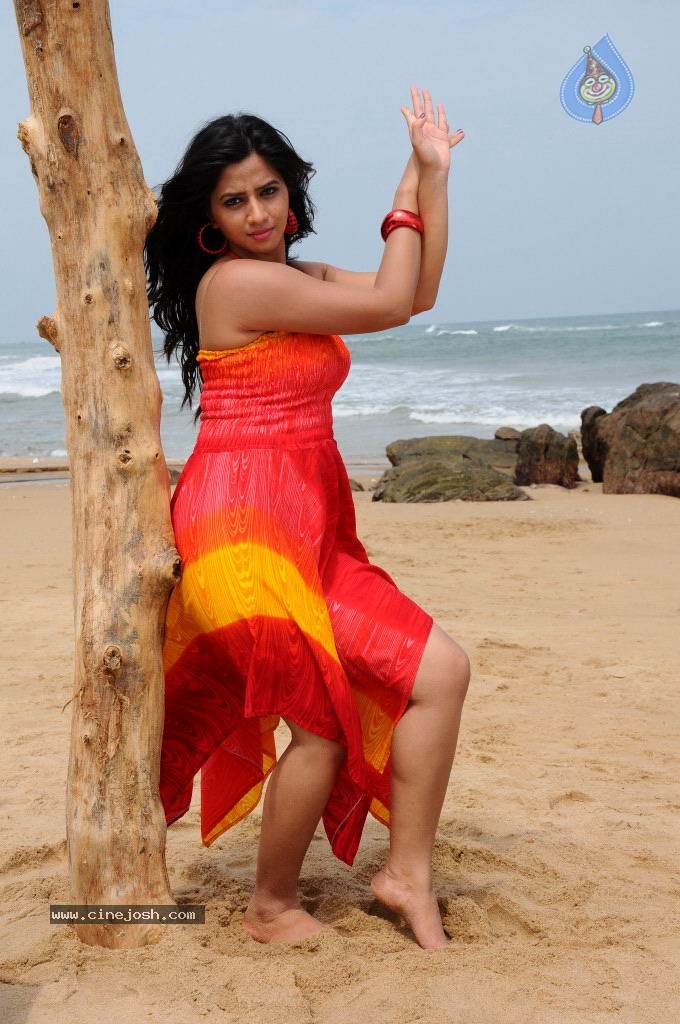 Nisha Shah Spicy Photos  - 25 / 83 photos