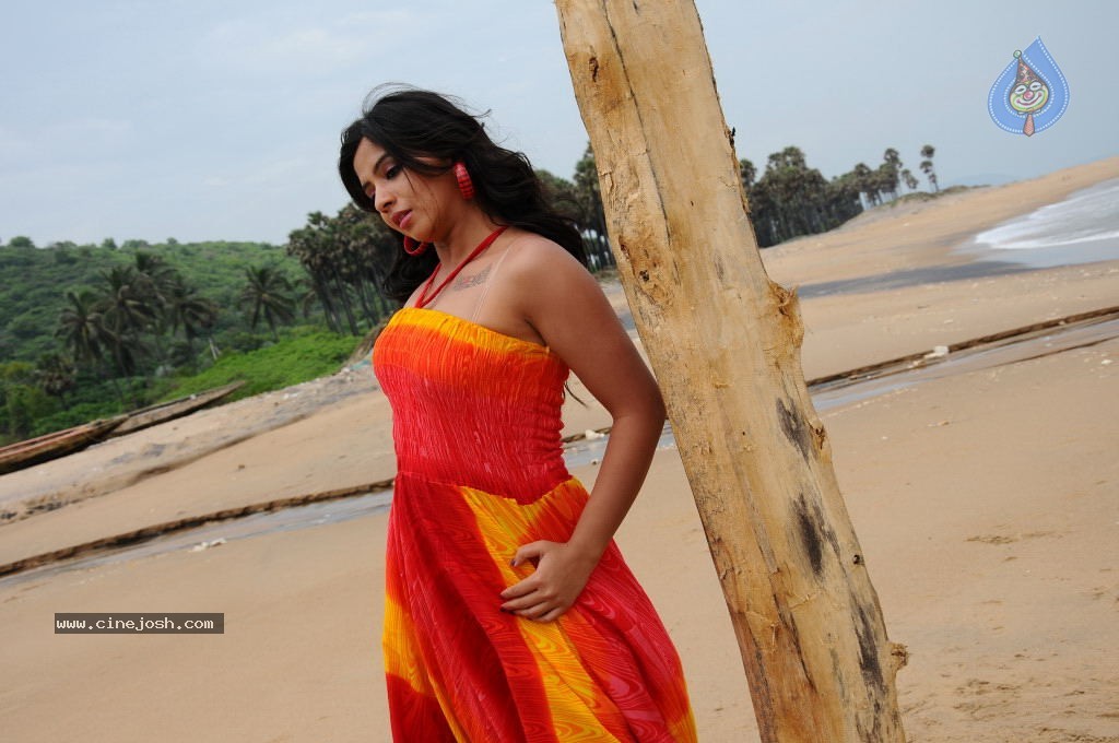 Nisha Shah Spicy Photos  - 27 / 83 photos
