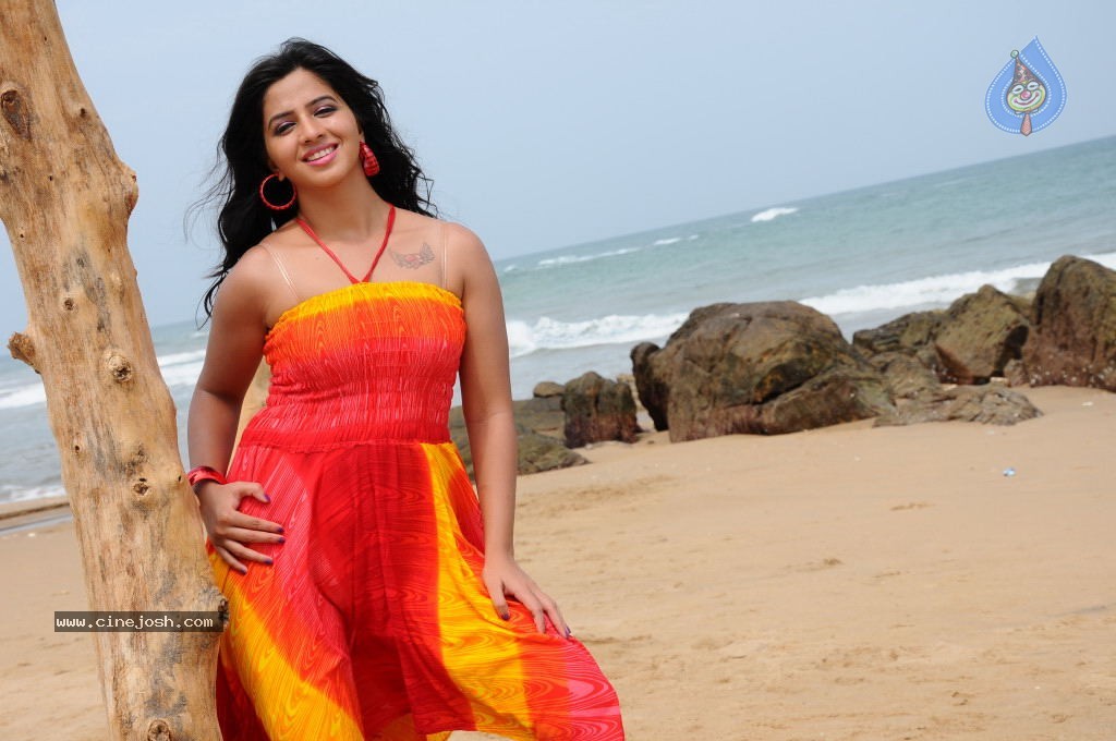 Nisha Shah Spicy Photos  - 28 / 83 photos