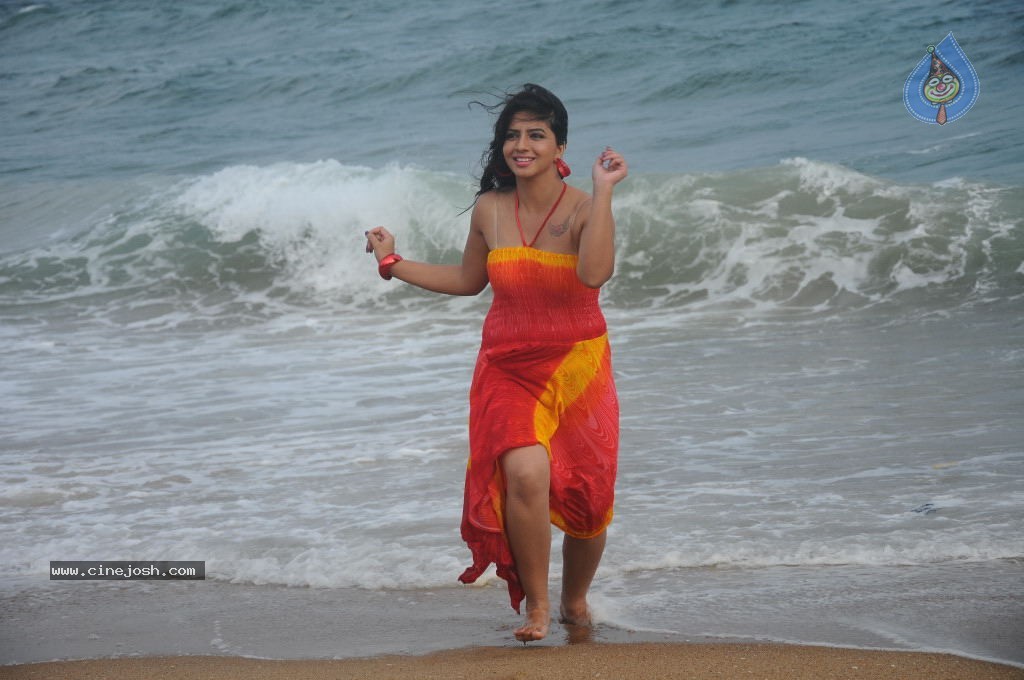 Nisha Shah Spicy Photos  - 31 / 83 photos