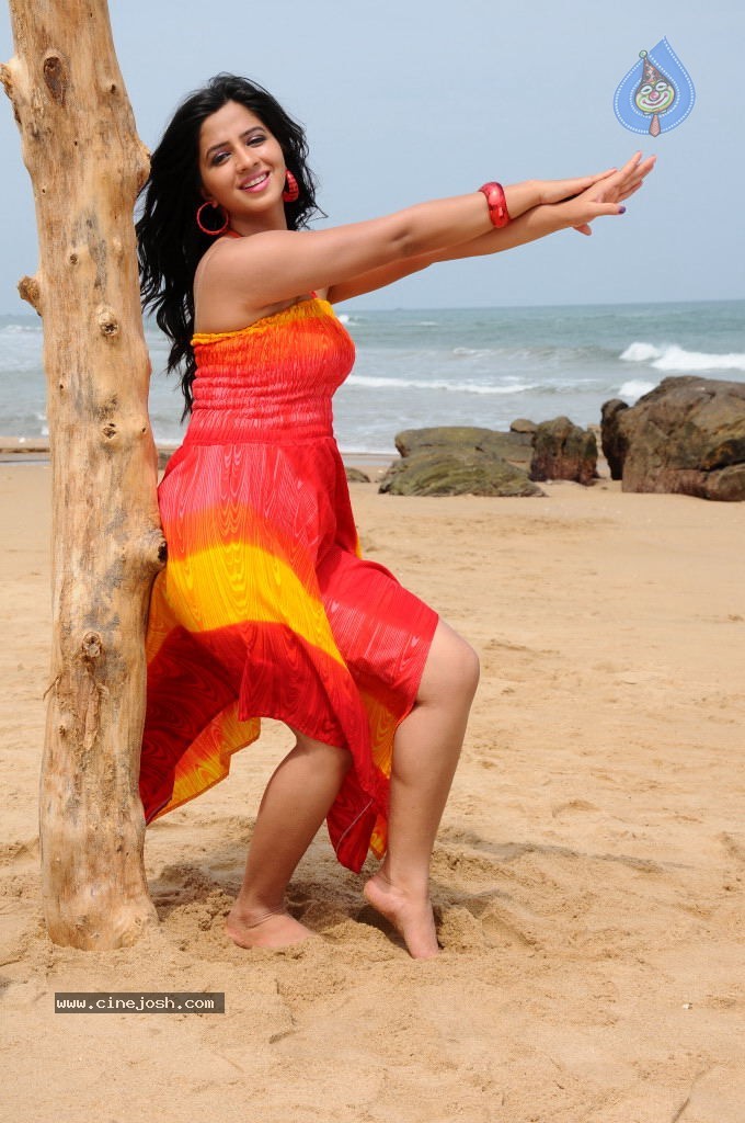 Nisha Shah Spicy Photos  - 34 / 83 photos