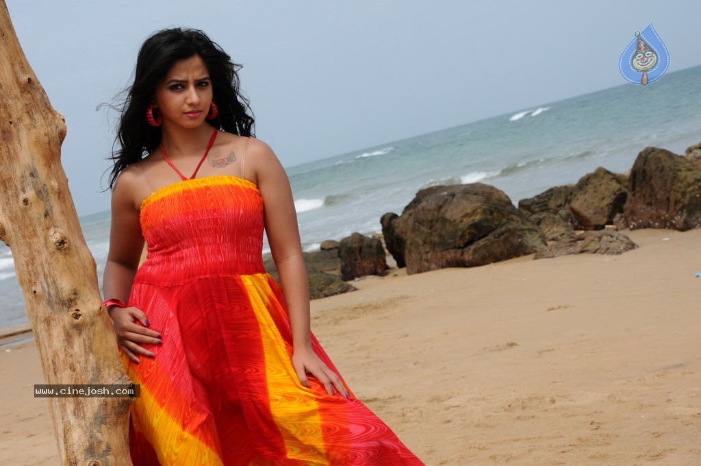 Nisha Shah Spicy Photos  - 37 / 83 photos