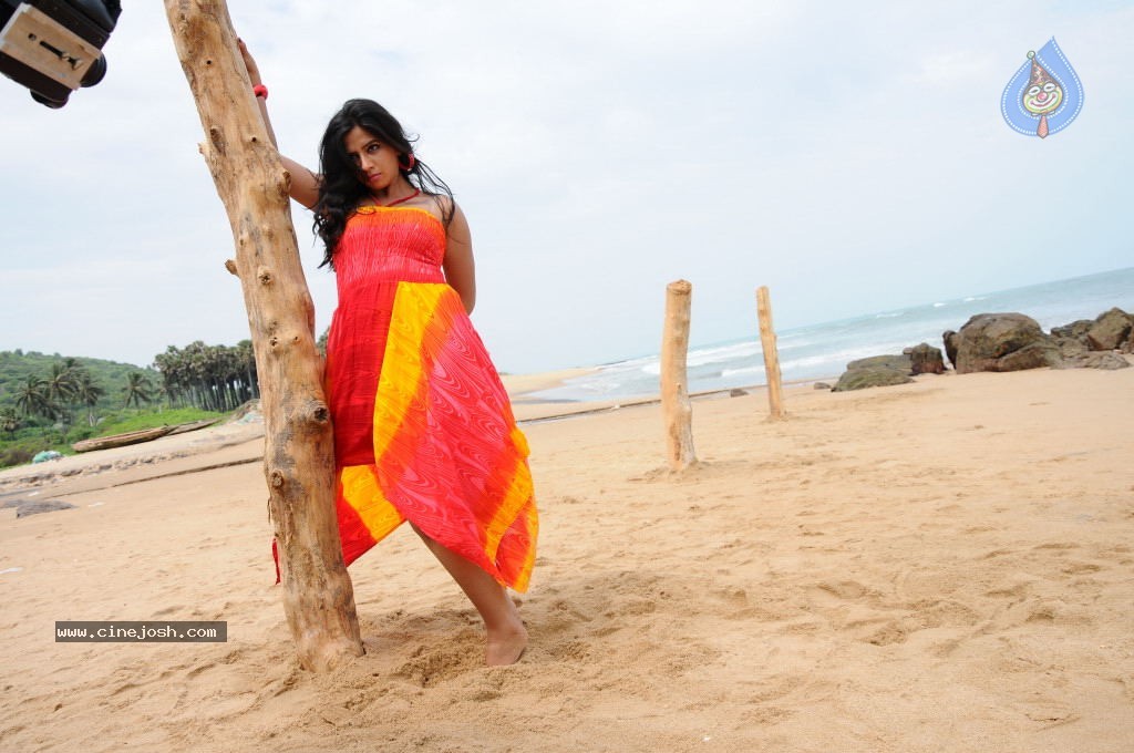 Nisha Shah Spicy Photos  - 38 / 83 photos