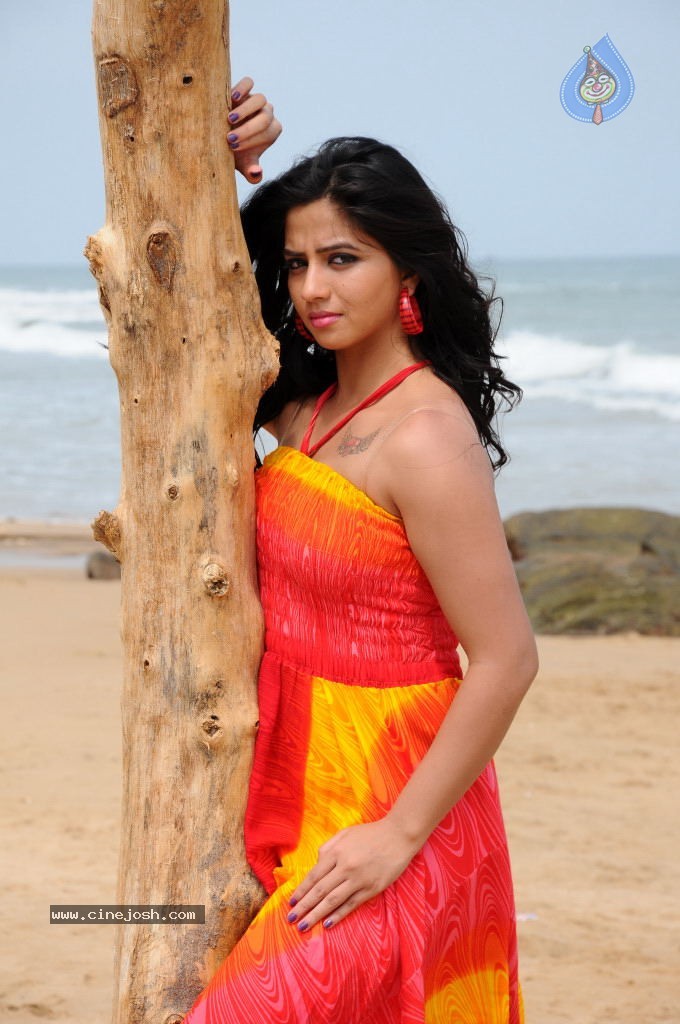 Nisha Shah Spicy Photos  - 40 / 83 photos