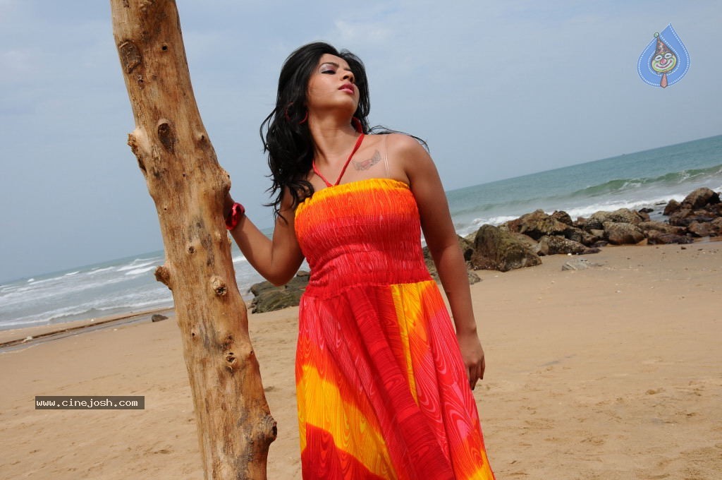 Nisha Shah Spicy Photos  - 41 / 83 photos