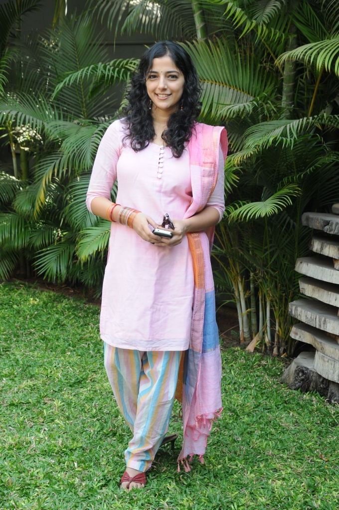 Nishanthi Evani Latest Stills - 32 / 50 photos